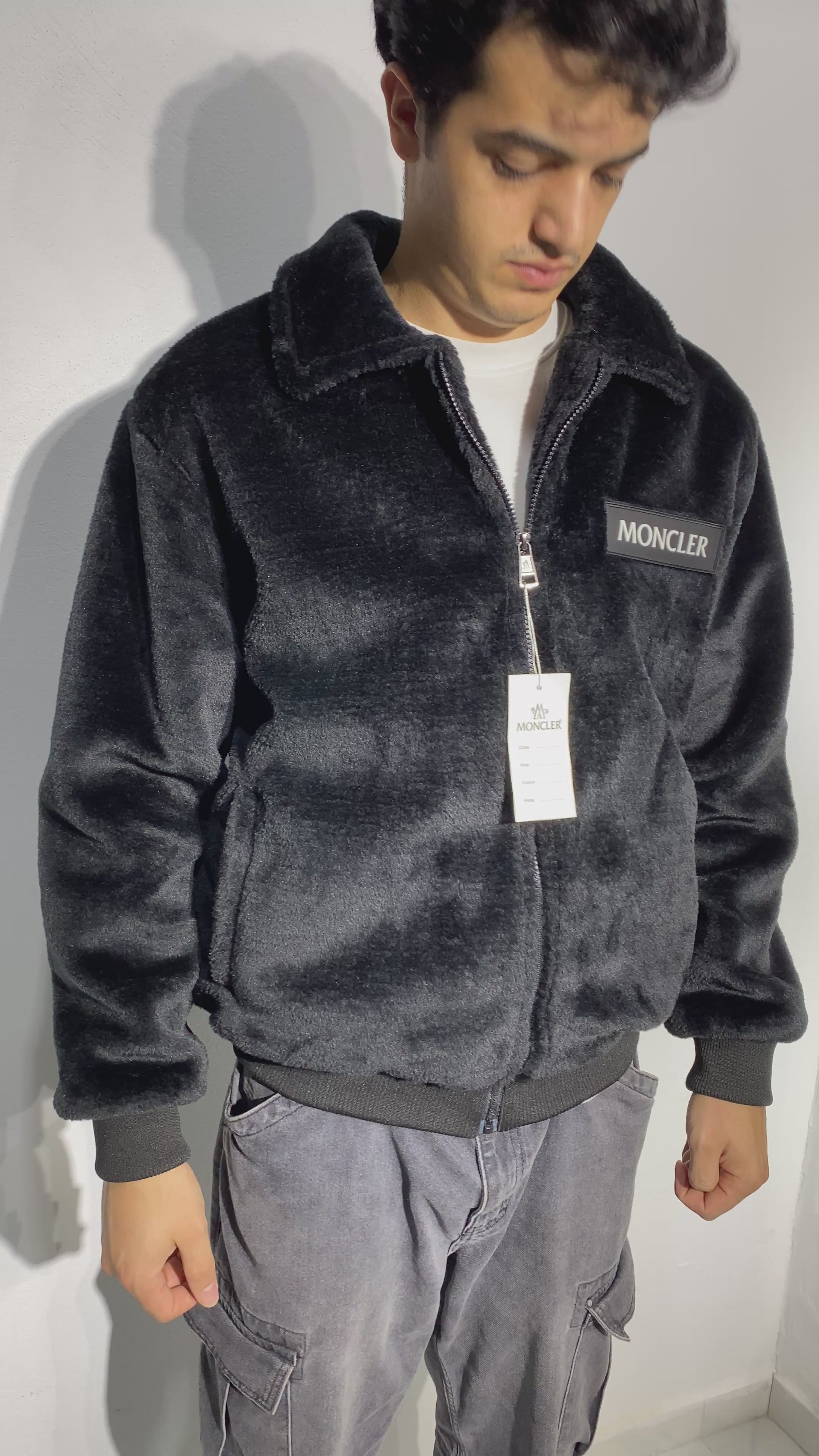 Moncler Erkek Siyah Peluş Fermuarlı Ceket